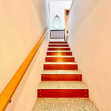 Hostdomus - Phil House * Finale Ligure